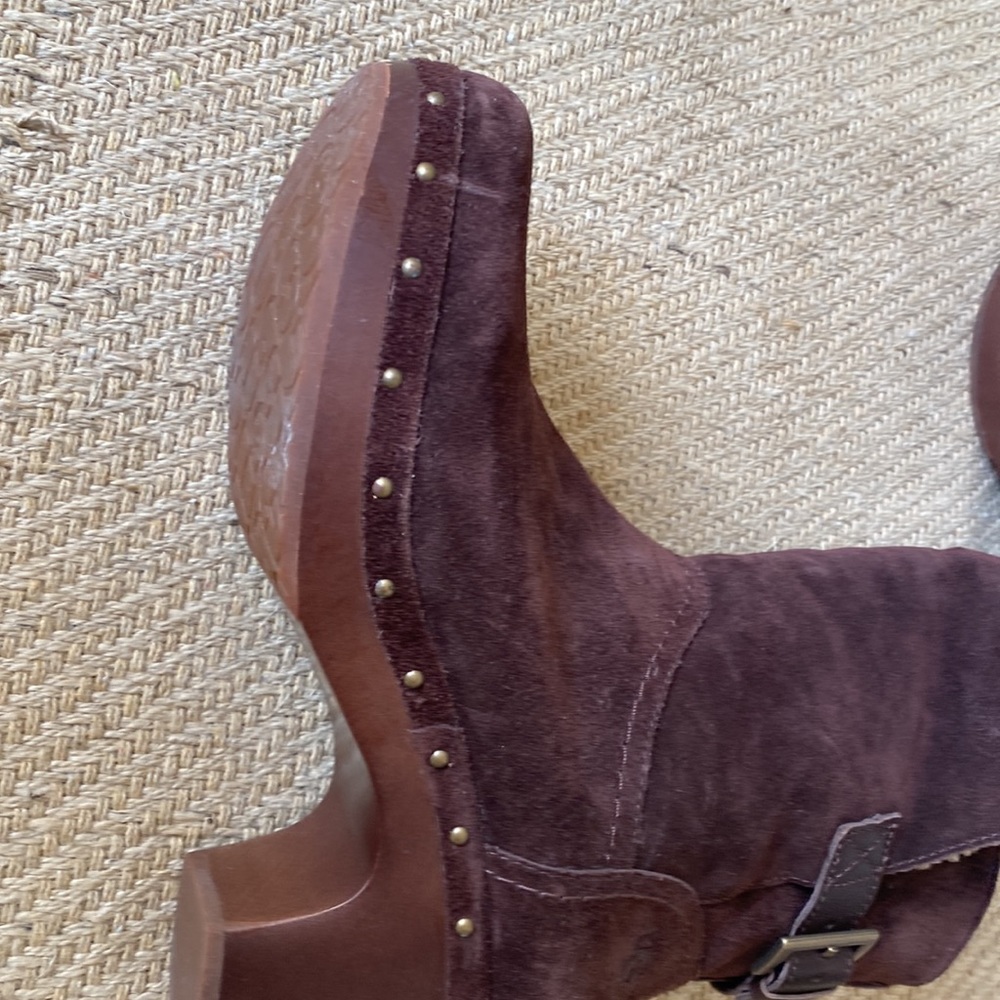 Genuine Ugg boots - Picture 5 of 9
